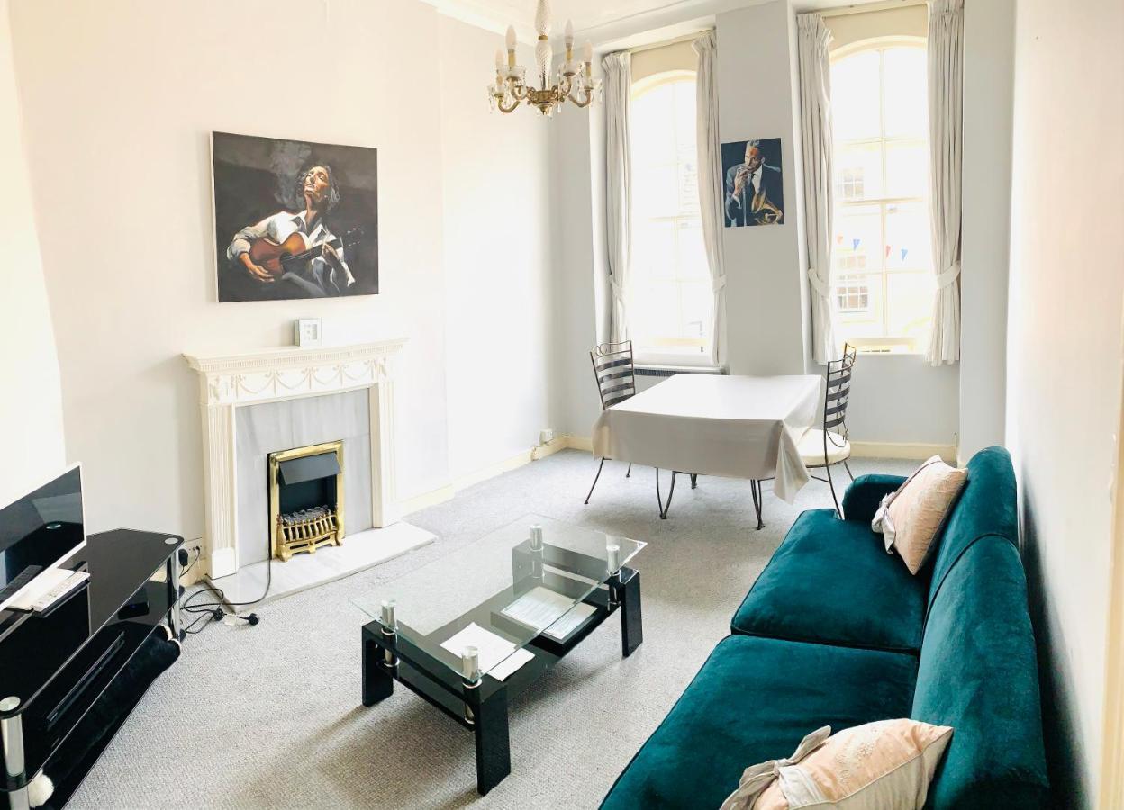Appartement Alexander House à Corsham Extérieur photo